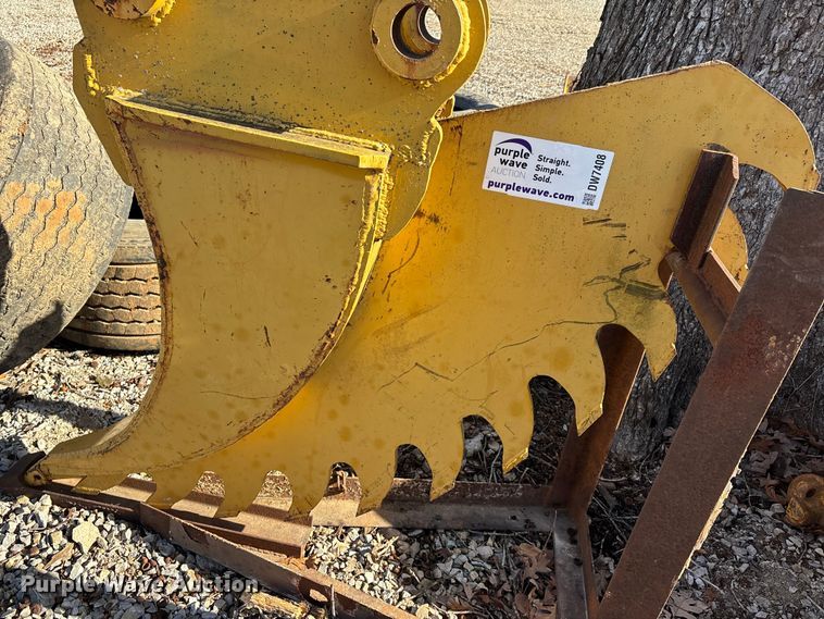 image for item DW7408 Excavator ripper tooth