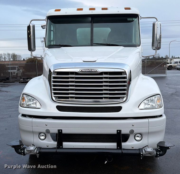 image for item DX5929 2009 Freightliner Columbia water truck