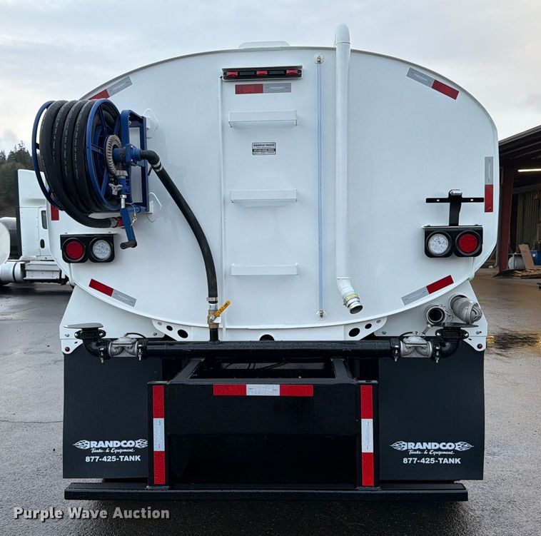 image for item DX5929 2009 Freightliner Columbia water truck