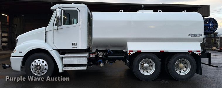 image for item DX5929 2009 Freightliner Columbia water truck