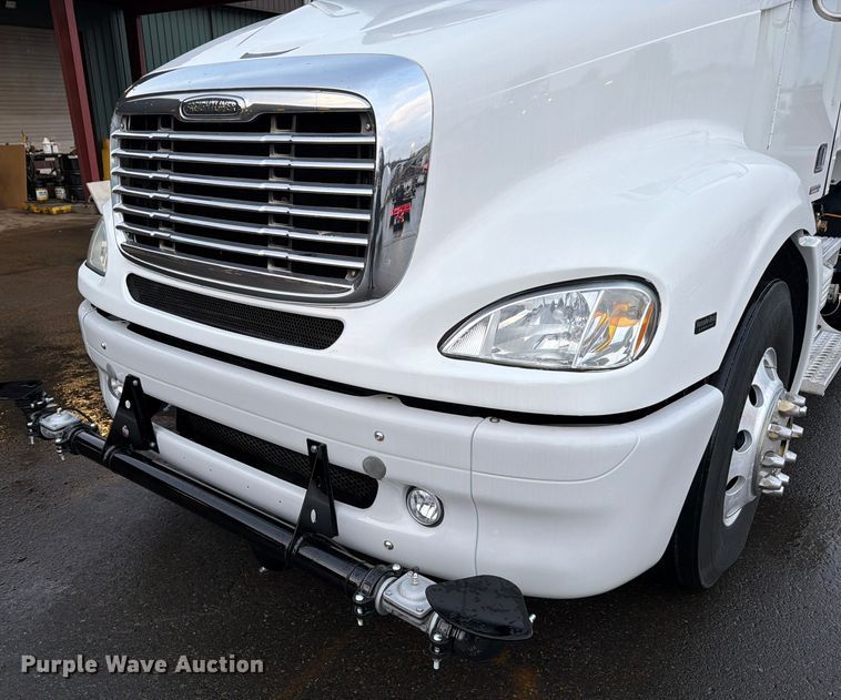 image for item DX5929 2009 Freightliner Columbia water truck