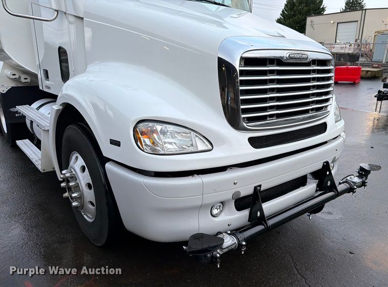 image for item DX5929 2009 Freightliner Columbia water truck