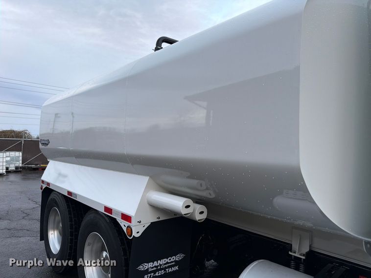 image for item DX5929 2009 Freightliner Columbia water truck