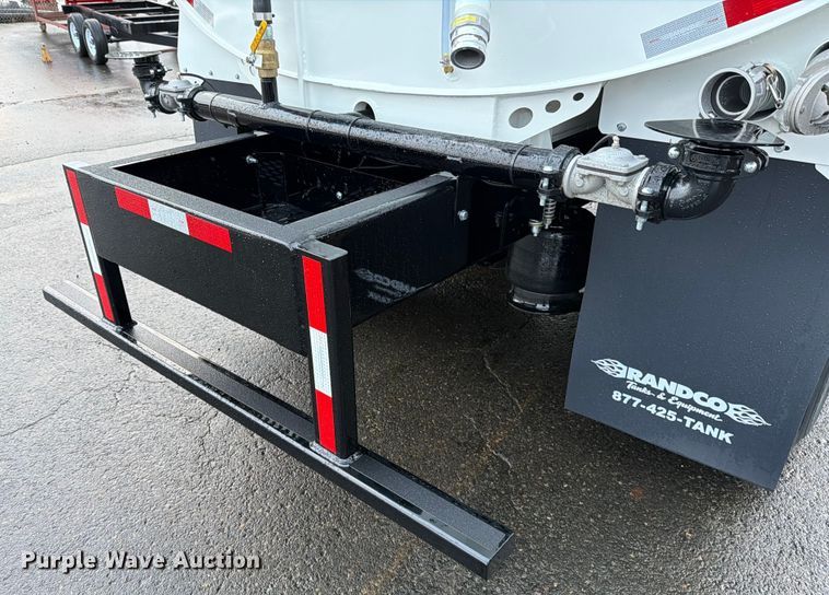 image for item DX5929 2009 Freightliner Columbia water truck