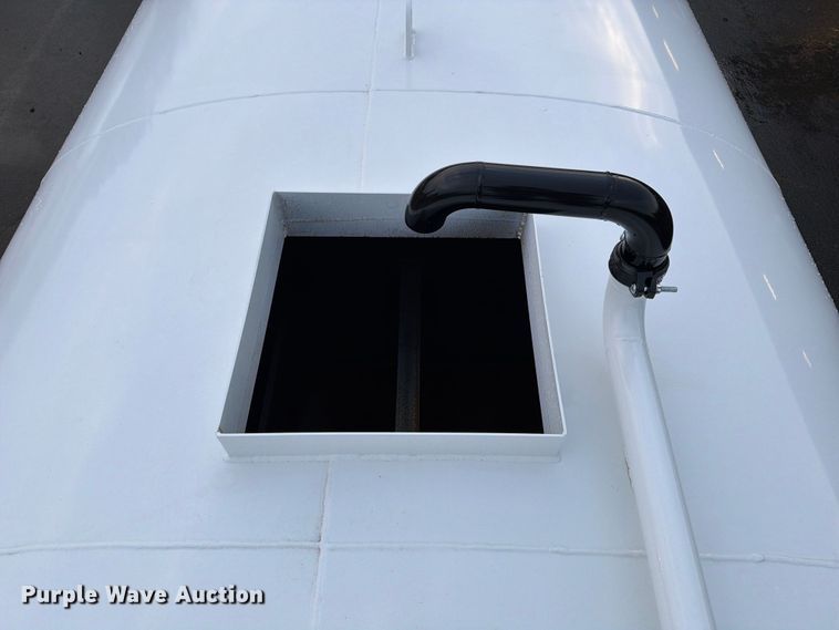 image for item DX5929 2009 Freightliner Columbia water truck