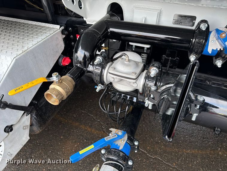 image for item DX5929 2009 Freightliner Columbia water truck