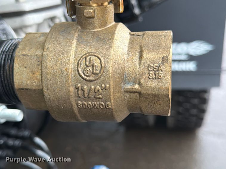 image for item DX5929 2009 Freightliner Columbia water truck