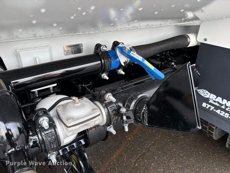 image for item DX5929 2009 Freightliner Columbia water truck