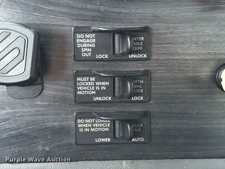 image for item DX5929 2009 Freightliner Columbia water truck