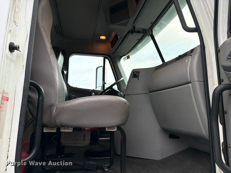 image for item DX5929 2009 Freightliner Columbia water truck