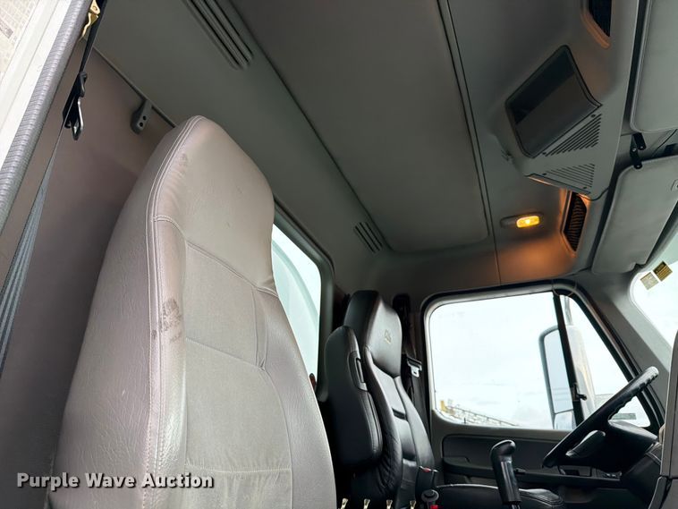 image for item DX5929 2009 Freightliner Columbia water truck