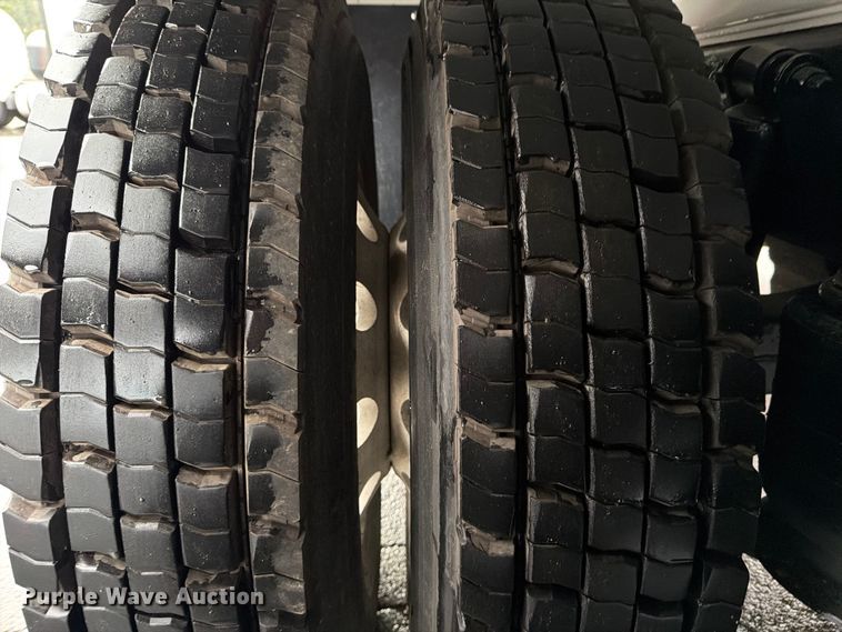 image for item DX5929 2009 Freightliner Columbia water truck