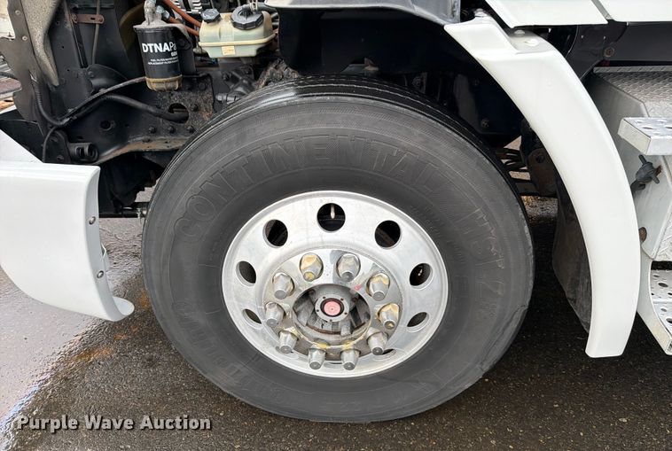 image for item DX5929 2009 Freightliner Columbia water truck