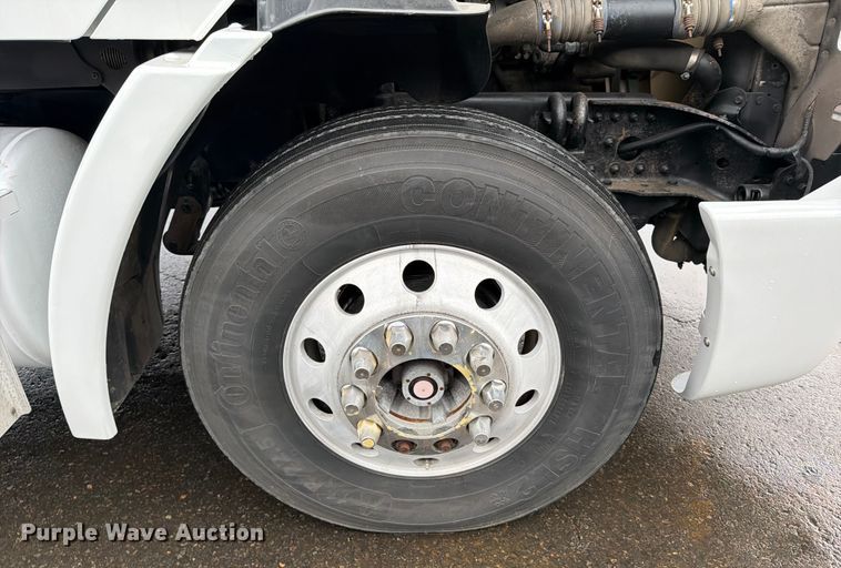 image for item DX5929 2009 Freightliner Columbia water truck