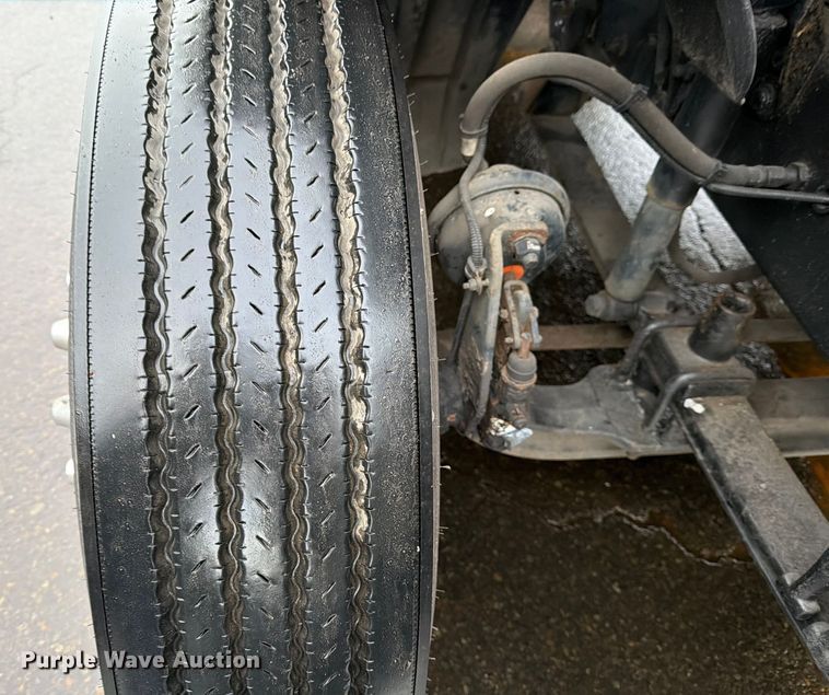 image for item DX5929 2009 Freightliner Columbia water truck