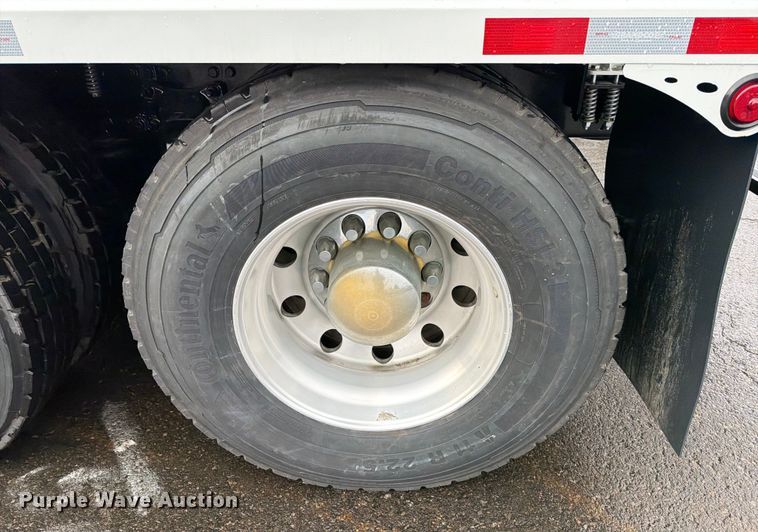 image for item DX5929 2009 Freightliner Columbia water truck