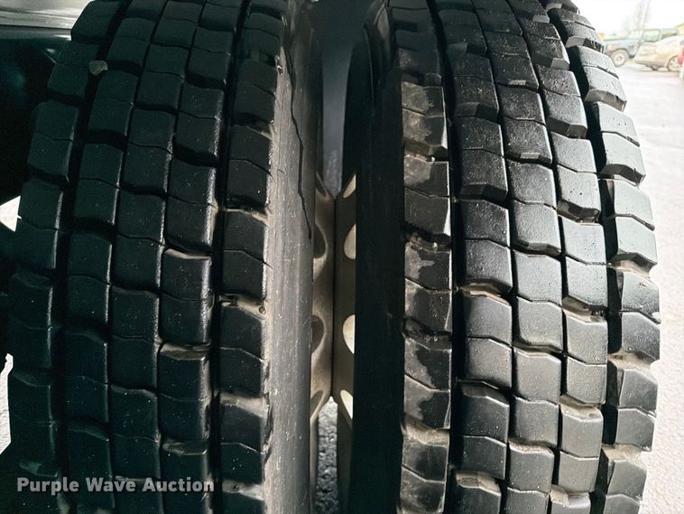 image for item DX5929 2009 Freightliner Columbia water truck