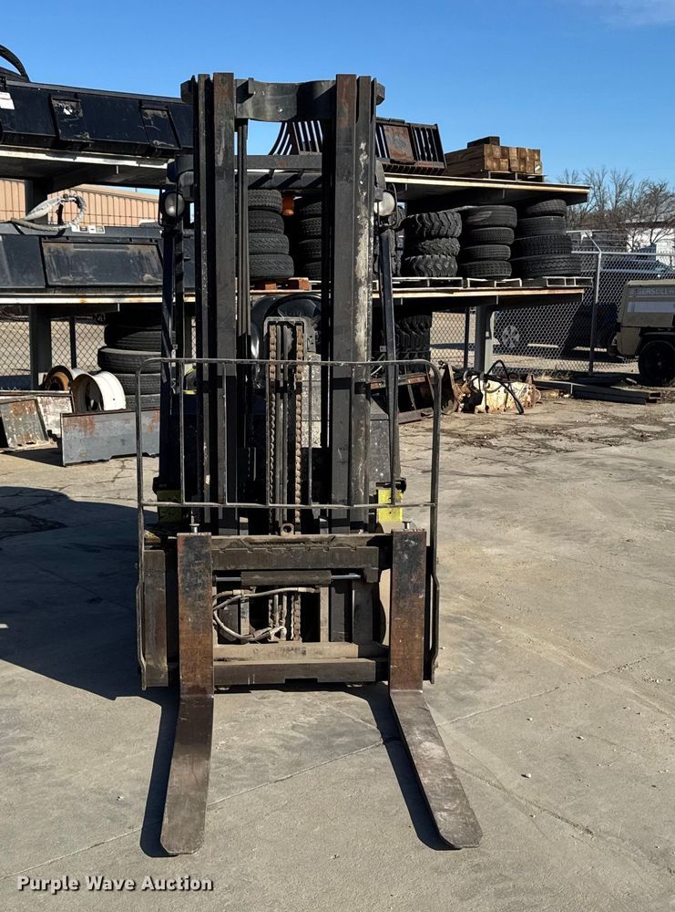 image for item EA2255 Clark C30CL forklift