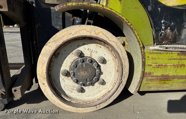 image for item EA2255 Clark C30CL forklift