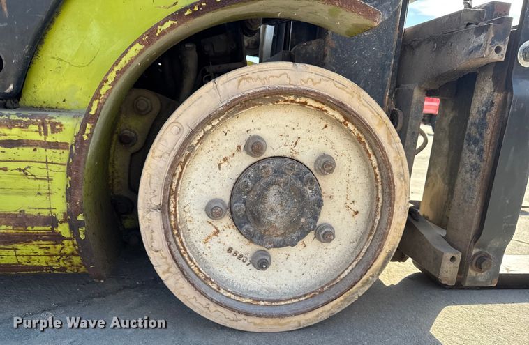 image for item EA2255 Clark C30CL forklift