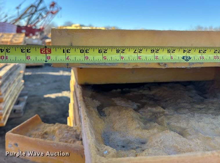 image for item EA2264 Concrete texture forms