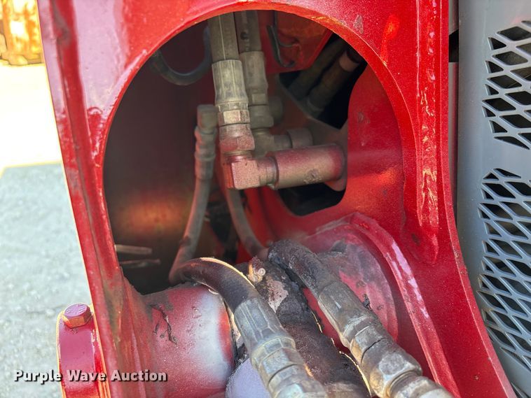 image for item EA7141 2013 Takeuchi TL230 Series 2 tracked skid steer loader