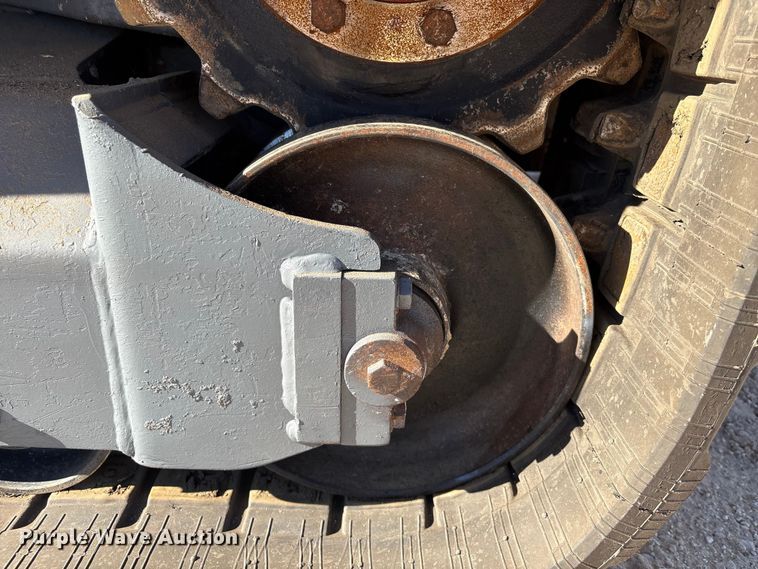 image for item EA7141 2013 Takeuchi TL230 Series 2 tracked skid steer loader