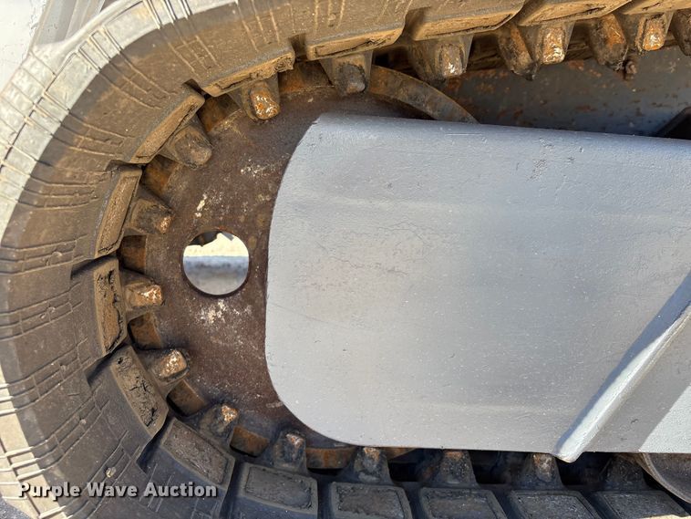 image for item EA7141 2013 Takeuchi TL230 Series 2 tracked skid steer loader