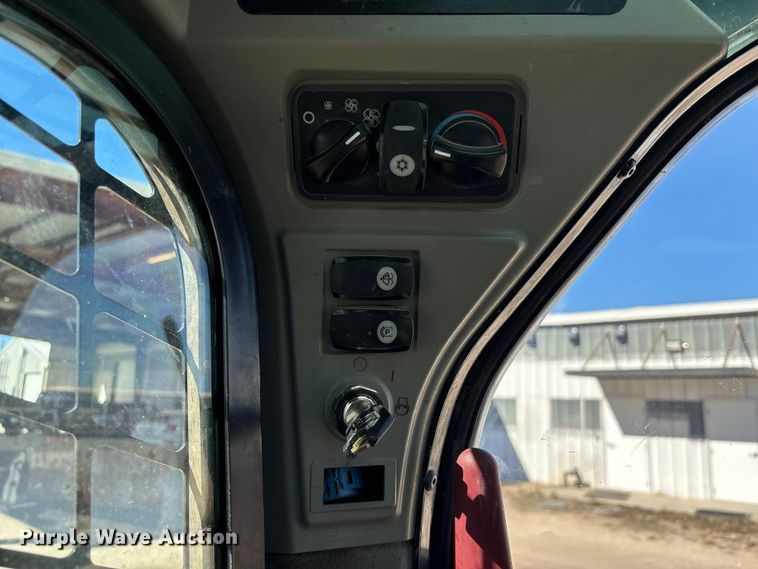 image for item EA7142 2017 Caterpillar 299D2 tracked skid steer loader