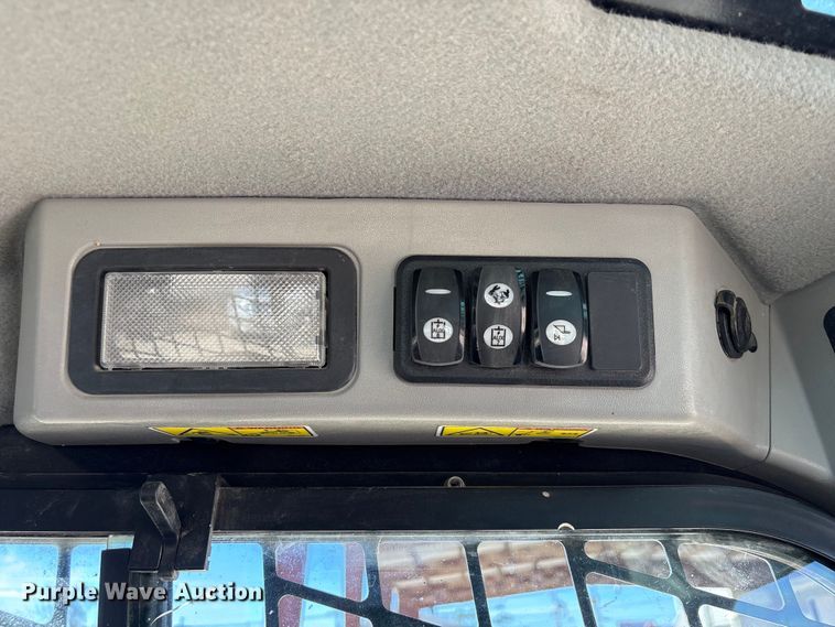 image for item EA7142 2017 Caterpillar 299D2 tracked skid steer loader