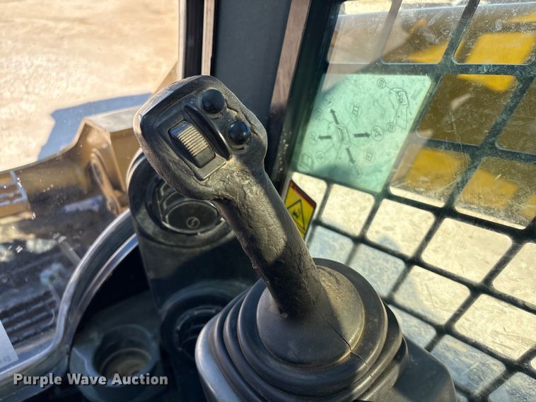 image for item EA7142 2017 Caterpillar 299D2 tracked skid steer loader