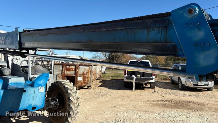image for item EA7144 2011 Genie GTH-844 telehandler