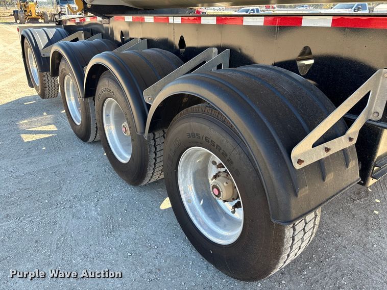 image for item EA7172 2024 Cross Country Manufacturing 494SDX side dump trailer