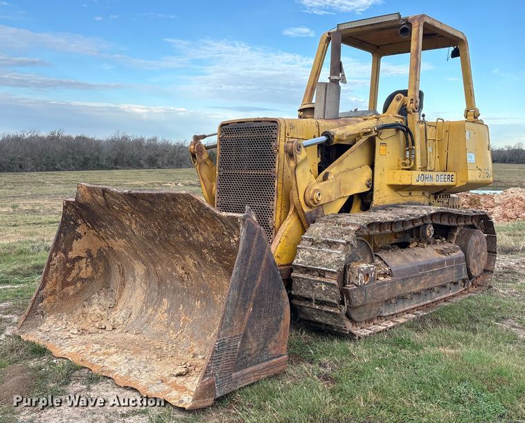 image for item EA7174 1984 John Deere 755A track loader