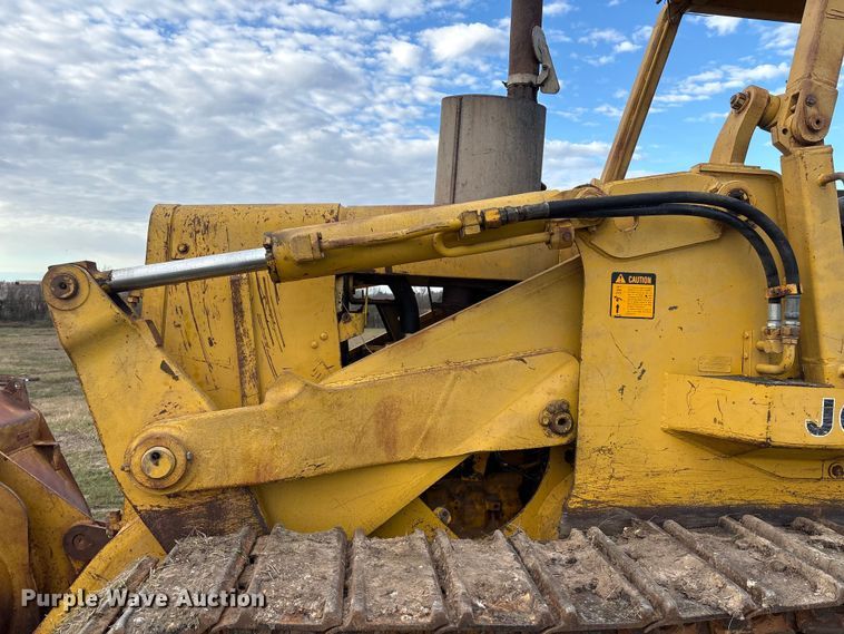 image for item EA7174 1984 John Deere 755A track loader