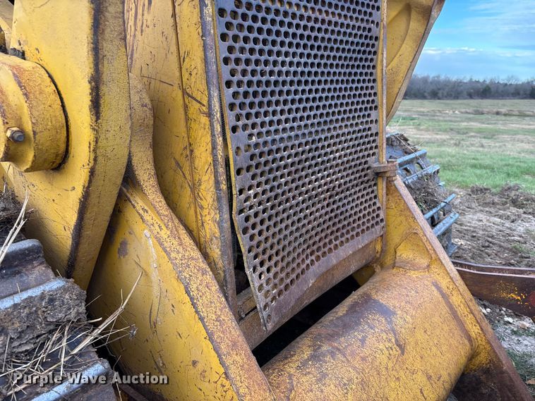 image for item EA7174 1984 John Deere 755A track loader