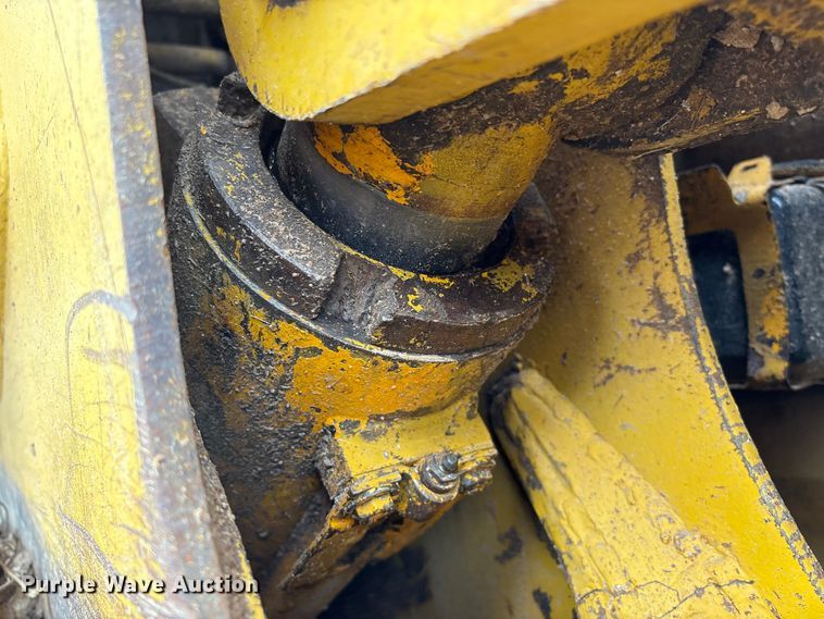 image for item EA7174 1984 John Deere 755A track loader