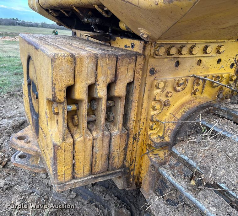 image for item EA7174 1984 John Deere 755A track loader