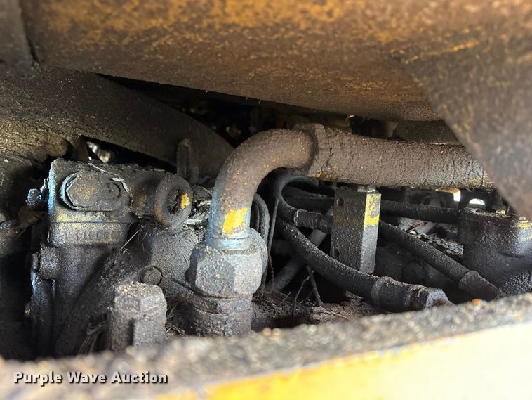 image for item EA7174 1984 John Deere 755A track loader