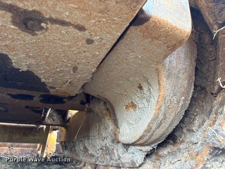 image for item EA7174 1984 John Deere 755A track loader