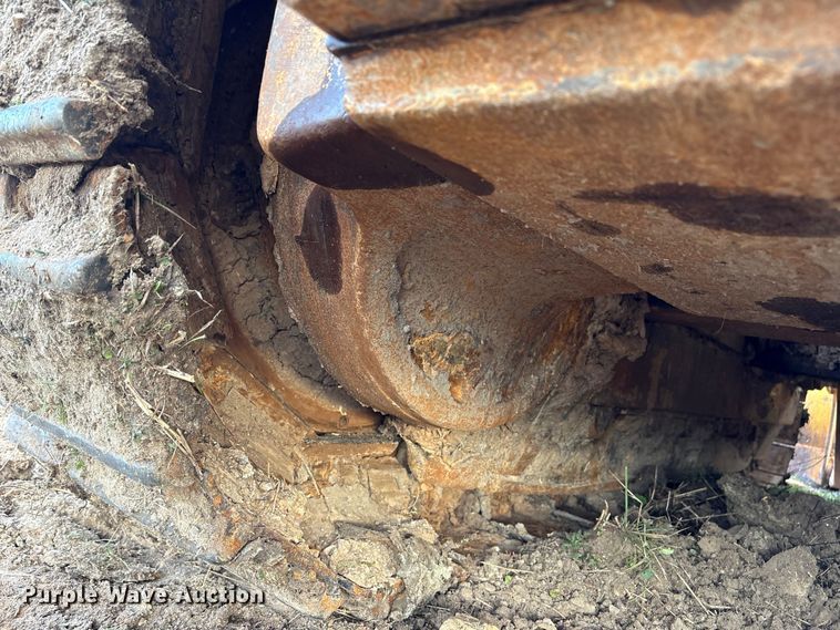 image for item EA7174 1984 John Deere 755A track loader