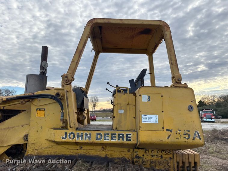 image for item EA7174 1984 John Deere 755A track loader