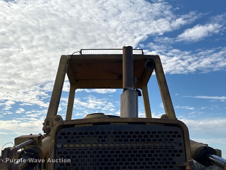 image for item EA7174 1984 John Deere 755A track loader