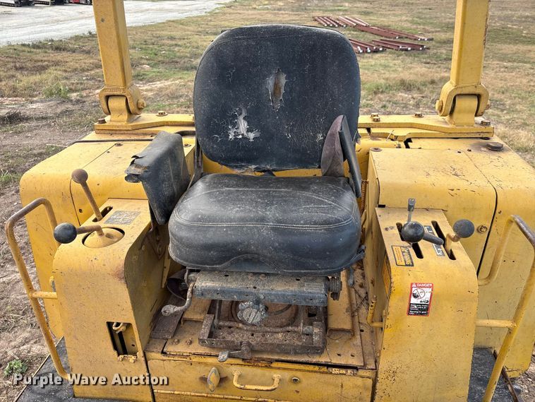 image for item EA7174 1984 John Deere 755A track loader