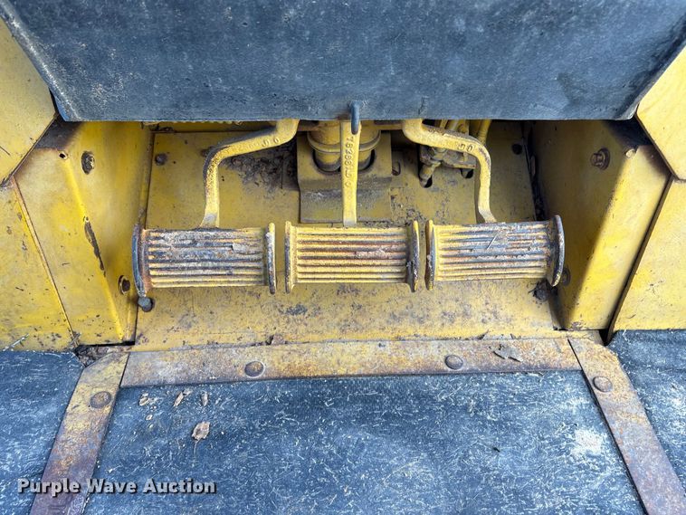 image for item EA7174 1984 John Deere 755A track loader