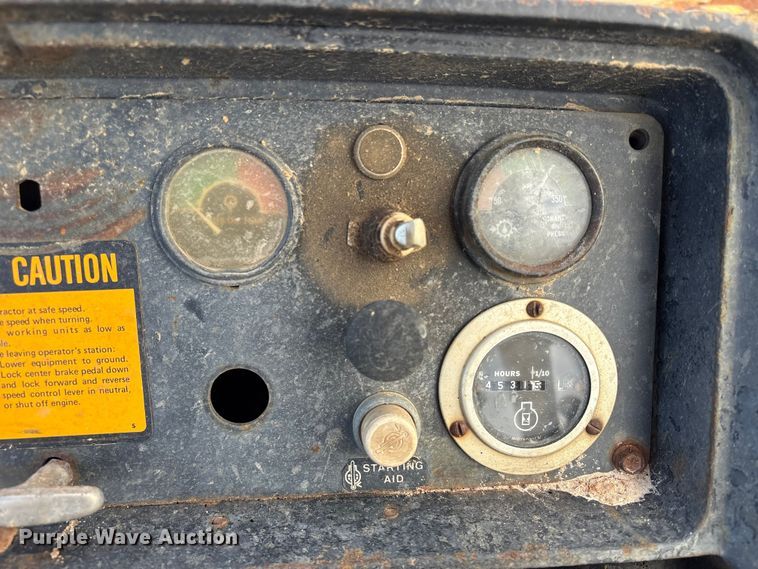 image for item EA7174 1984 John Deere 755A track loader