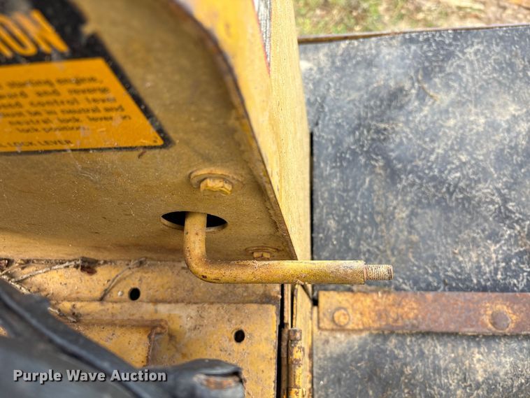 image for item EA7174 1984 John Deere 755A track loader