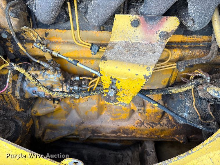 image for item EA7174 1984 John Deere 755A track loader