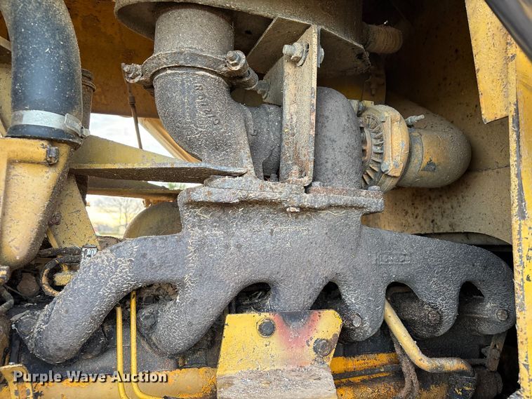 image for item EA7174 1984 John Deere 755A track loader