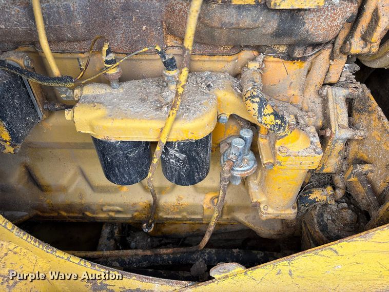 image for item EA7174 1984 John Deere 755A track loader